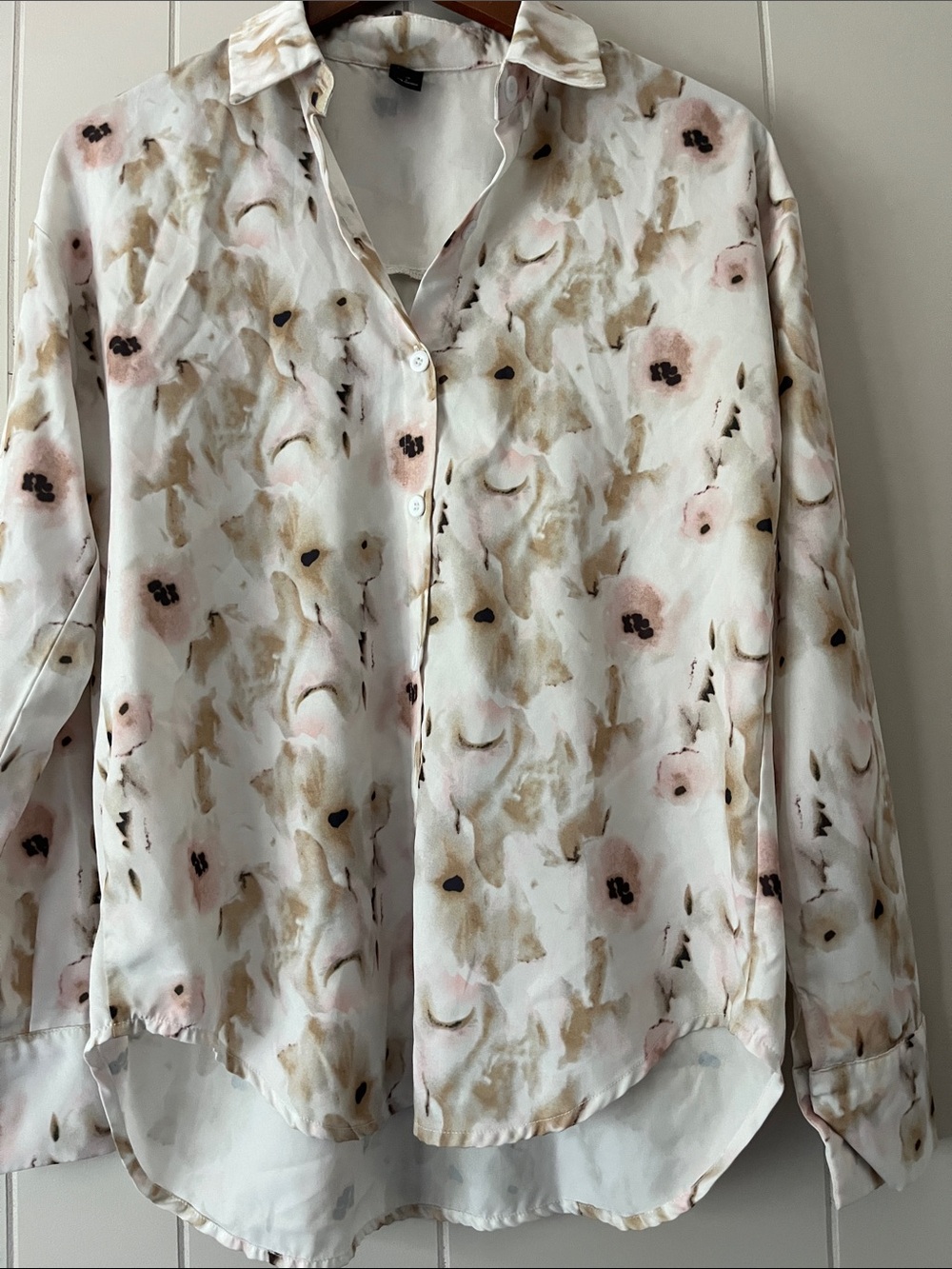 Floral Button-Up Blouse in Blush & Taupe - Picture 5 of 7